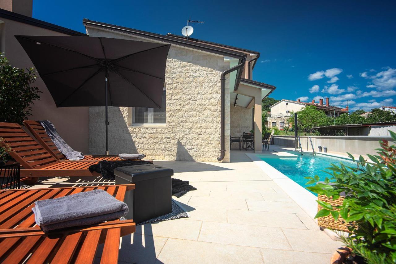 Vila Una With Private Pool Near Rovinj - Open 2022 Rovinjsko Selo Buitenkant foto