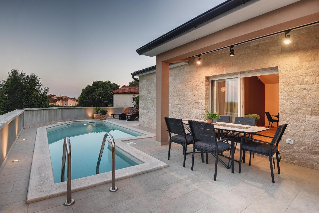 Vila Una With Private Pool Near Rovinj - Open 2022 Rovinjsko Selo Buitenkant foto